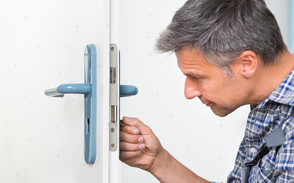 comment ouvrire une porte Bricard Arles